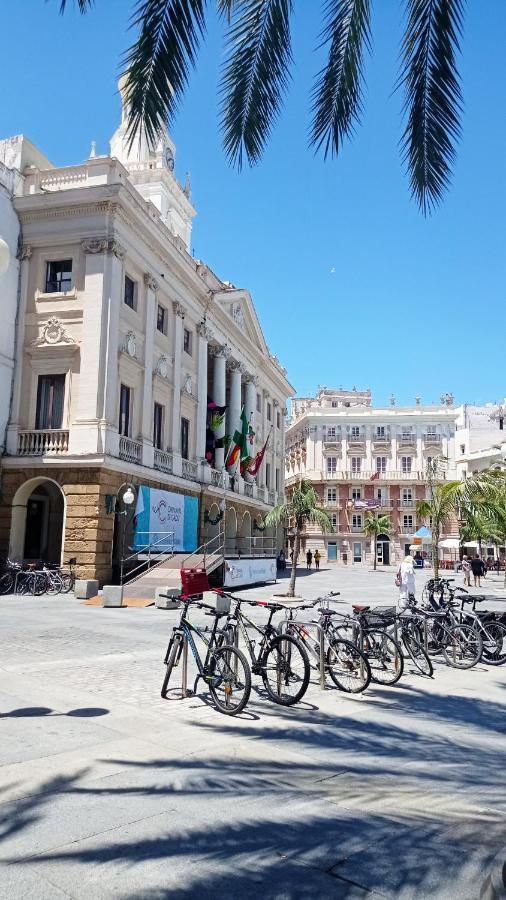 Apartamentos Plaza Santo Domingo Кадис Экстерьер фото