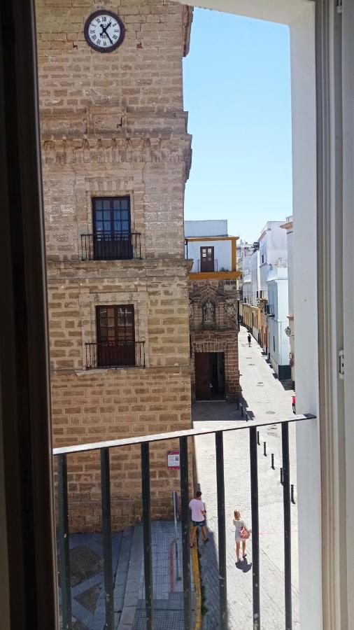 Apartamentos Plaza Santo Domingo Кадис Экстерьер фото
