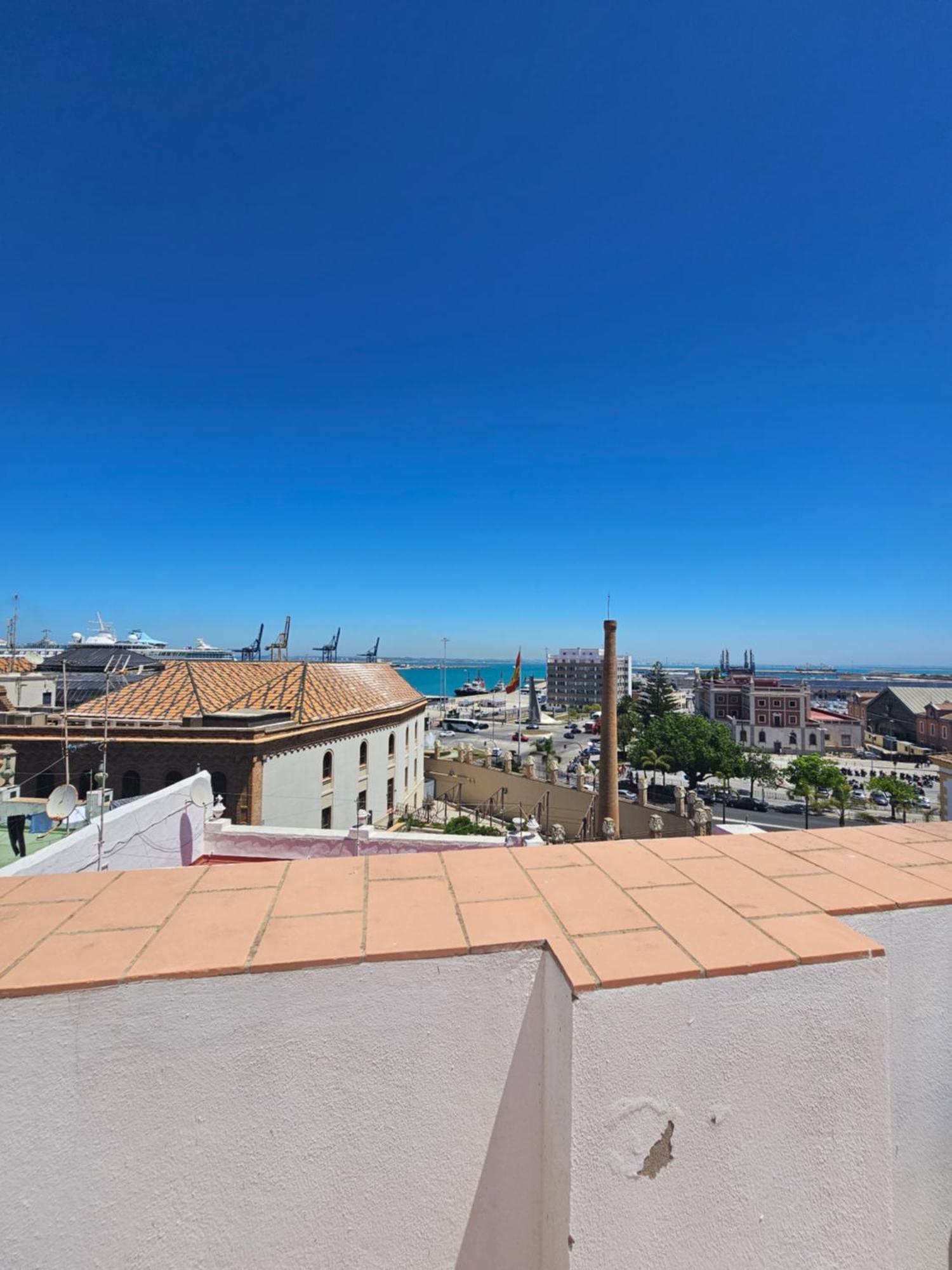 Apartamentos Plaza Santo Domingo Кадис Экстерьер фото