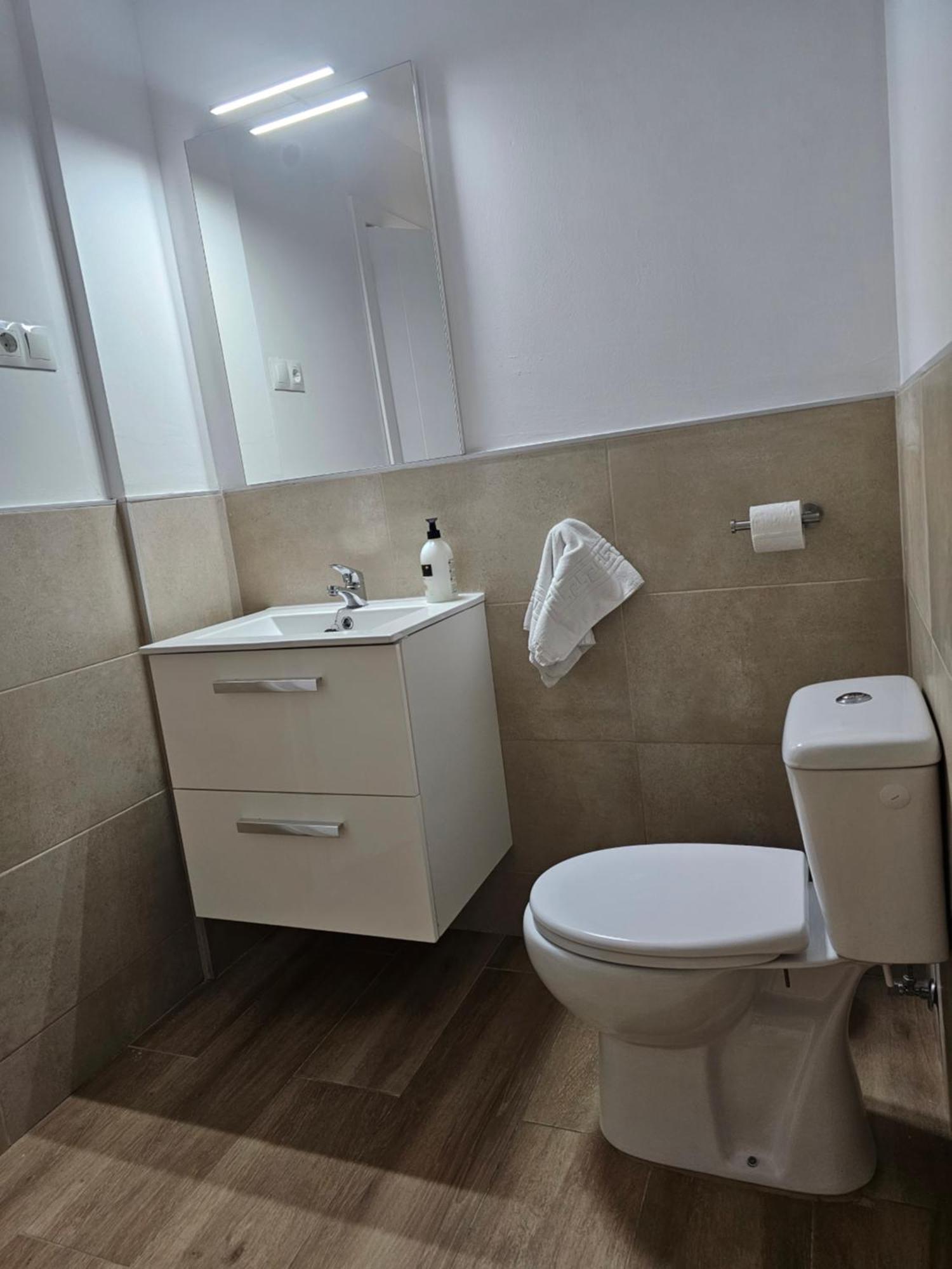 Apartamentos Plaza Santo Domingo Кадис Экстерьер фото